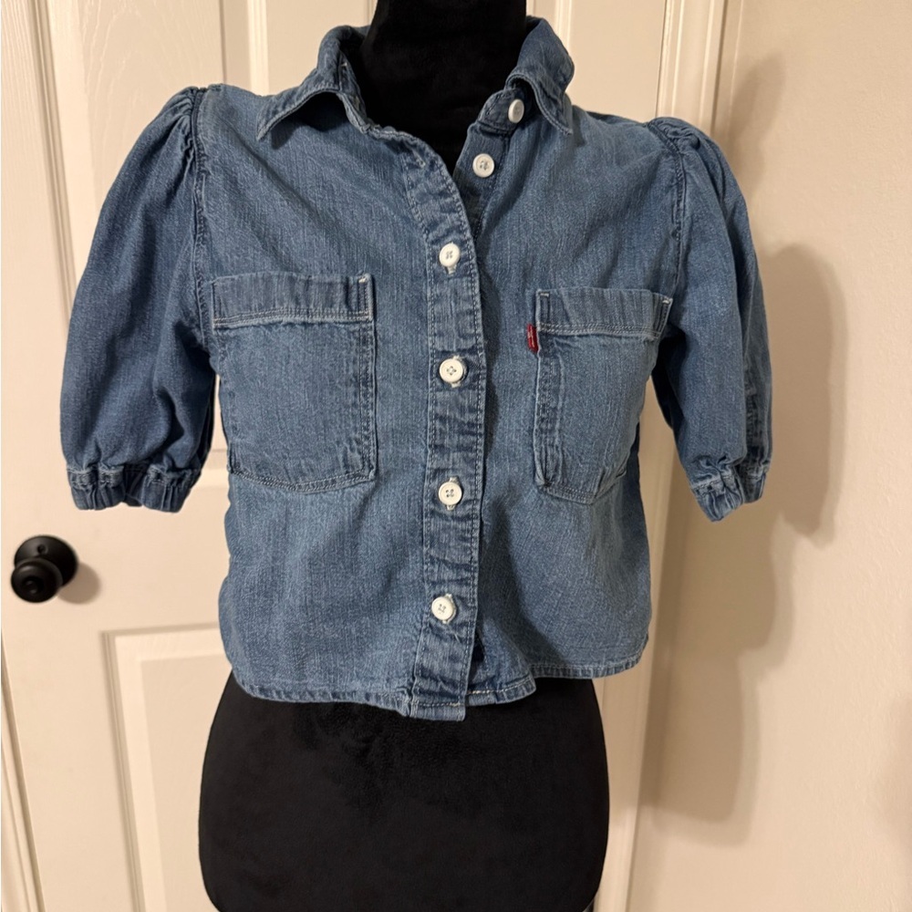 Levi's Light Wash Denim Puff Sleeve Button-Down Shirt Cropped